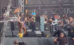 Billy Corgan & Rock Legends Unite! Epic Supergroup Rocks Black Sabbath Gig! - Imagen ilustrativa del artículo