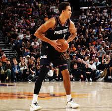 The development of Oso Ighodaro is a real win of the Suns season