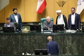 درگیری در مجلس بر سر کالابرگ؛ سناریوهای احتمالی چیست؟