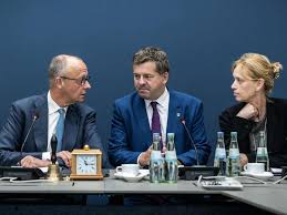 Kanzler Merz unter höchstem Druck: In der Partei geht es rund – und in der Regierung auch — Tagesspiegel