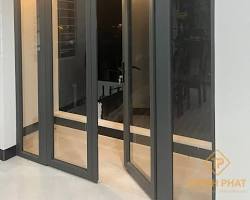 Hình ảnh về Cửa nhôm kính bị cong vênh, móp méo