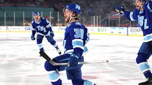 Lightning's Hagel scores 11 seconds into outdoor game, a record