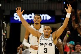 ¡Spurs vs. Rockets! Duelo Texano Imperdible en la NBA Emirate Cup - Imagen ilustrativa del artículo