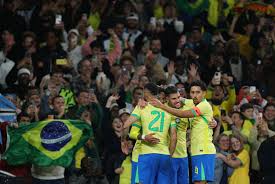 Copa do Mundo: Brasil pode ter mais dois jogos em dias úteis; veja como fica expediente e salários