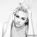 Miley Cyrus Official Site | We Heart It - tumblr_m9u3a6Ym9y1qkkda8o1_500_large