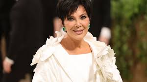 ¡Kris Jenner Impacta! Radical Cambio de Look a los 69 Años