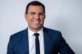 Outro Canal: SBT muda grade em agosto, reforça domingos e cria programa para rever seus 45 anos