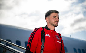 Man Utd suffer huge injury scare as Mount forced off against PSG