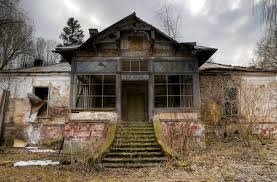 Résultat de recherche d'images pour "creepy houses haunted"