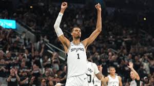 Los Spurs vuelven a las semifinales de conferencia nueve años después