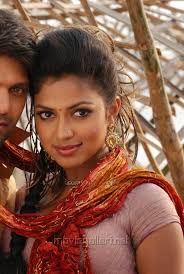 Tamil Actress Amala Paul Hot Looking Stills in Vettai Movie. - amala_paul_hot_photos_stills_vettai_3117