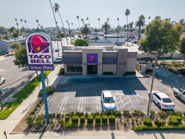 Yum Brands CEO outlines Taco Bell's strategy to recover from cyclospora outbreak as same-store sales drop 2%