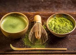 بگومگوی خانم مجری و آقای روانشناش بر سر چای ماچا روی آنتن زنده + فیلم