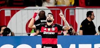 Mattos: Paquetá tem mais gols que Arias no retorno; é muito acima da média