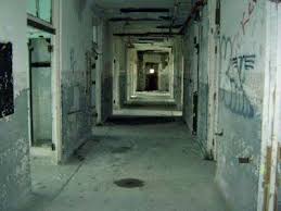 Résultat de recherche d'images pour "sanatorium haunted houses l in usa"