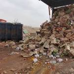 "أمانة الجوف" تغلق مستودعًا مخالفاً..