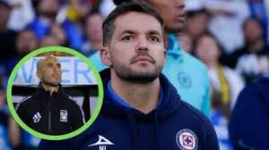 Chess Match at Cuauhtémoc: Larcamón and Pizarro's Lineups for Cruz Azul vs. Tigres