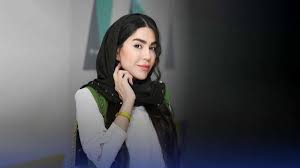 چیدمان خانه لاکچری آزاده زارعی در دل آسمان خراش های الهیه + ویدیو