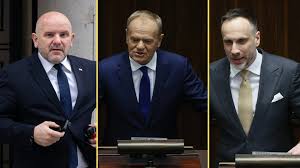 "Zdejmij marynarkę, chłopie". Fala śmiechu w Sejmie po słowach Tuska