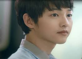 Song Joong Ki cực chất trong “Tình anh” 3. Chàng trai tự hỏi “Có phải là em không?” như thể đã đoán được chủ nhân những chiếc bánh - song-oong-ki-cuc-chat-trong-tinh-anh