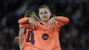 ¡Barça Femenino Aplasta al Levante! Goles, Penales y Polémica Arbitral