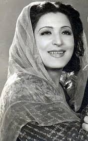 照片描述：“埃及电影之母”阿齐泽·艾米尔中文名： 阿齐泽·艾米尔英文名：Aziza Amir 出生年：1901年出生日：未知出生地：埃及杜姆亚特城逝世：逝世逝世年：1952年逝世 ... - Aziza_Amir