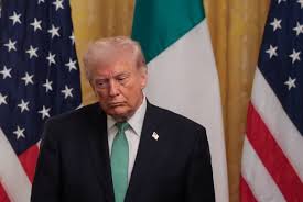 Governo dos EUA registra domínio 'alien.gov' após Trump ordenar divulgação de arquivos sobre supostos ETs