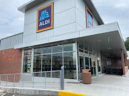 Aldi announces wage increases up to $23 an hour; hiring thousands of 
employees