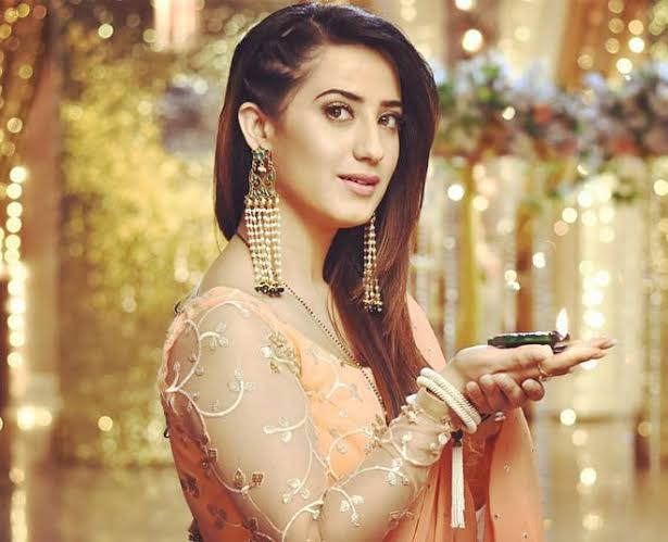 HZ Exclusive: Aalisha Panwar's Beauty Secrets Are Just What We Need To Remain Flawless In Summers