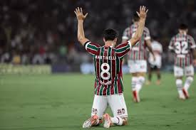 Fluminense e volante debatem renovação até 2030