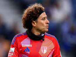 Goalkeeper Shake-Up: Guillermo Ochoa Steps Into Mentor Mode for El Tri, Letting Go of the Starting Spot Pressure