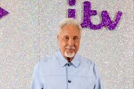 Tom Jones Alleges ‘The Voice U.K.’ Fired Him at 86 Years Old Due to ‘Financial Difficulty With Insurance’ — Variety
