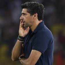 Abel Ferreira diz que preocupação no Palmeiras é 'descansar' e afirma: 'Quem tem razão é o Renato Gaúcho'