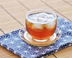 Japanese Mugicha roasted barley tea glass ice summer aesthetic, do AI tạo