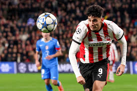 LIVE eredivisie | Peter Bosz kiest voor Pepi in de spits tegen Heracles en geeft één verdediger rust