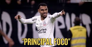 Lateral do Corinthians sonha com título da Libertadores e elogia trabalho de Fernando Diniz