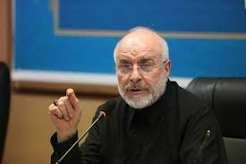 همان‌گونه که با غرب‌گرایی مرز داشته‌ام، با تندروی و خالص سازی هم مرز دارم