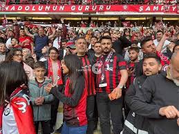 Hastaneden Taburcu Olan Haluk Levent Çorumspor Finalinde Görüldü