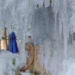 Cold, Braces Winter 'Bomb Cyclone'