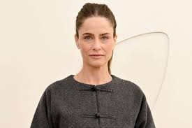 Amanda Peet Reveals She Was Diagnosed with Breast Cancer While Both of Her Parents Were in Hospice
