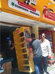 إغلاق 7 كافيهات و3 محال عصير لتعديها على الطريق العام فى الجيزة