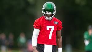 Why isn't Geno Smith playing in Jets preseason game tonight? Injury update