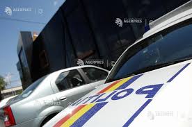 Arad: Zece percheziții într-un caz de cămătărie și șantaj; un suspect a fost reținut