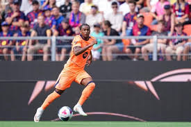 Roma consider Alejandro Balde to add squad depth