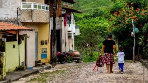 Brasil Atinge Mínimos Históricos de Pobreza e Extrema Pobreza em 2024