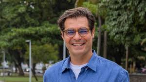 Thiago Lacerda fala sobre rótulo de galã, paternidade e volta às novelas: 'Me sinto em casa'
