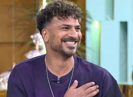 مصطفى أبو سريع يعلن طلاقه لزوجته بالثلاثة