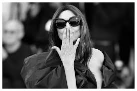 ¡Monica Bellucci vuelve! Drama aristocrático que te dejará sin aliento
