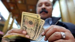 سعر الدولار في مصر ينهي سلسلة المكاسب القياسية