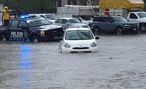 ¿Cuántos centímetros de agua pueden arrastrar un auto durante las lluvias en México?